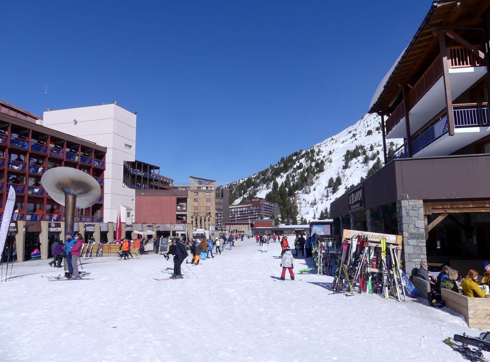 Place Olympique, front de neige d'Arc 2000 en hiver